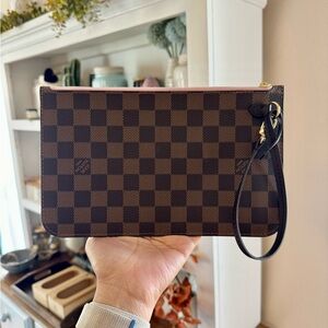 Louis Vuitton Neverfull MM / GM Pouch